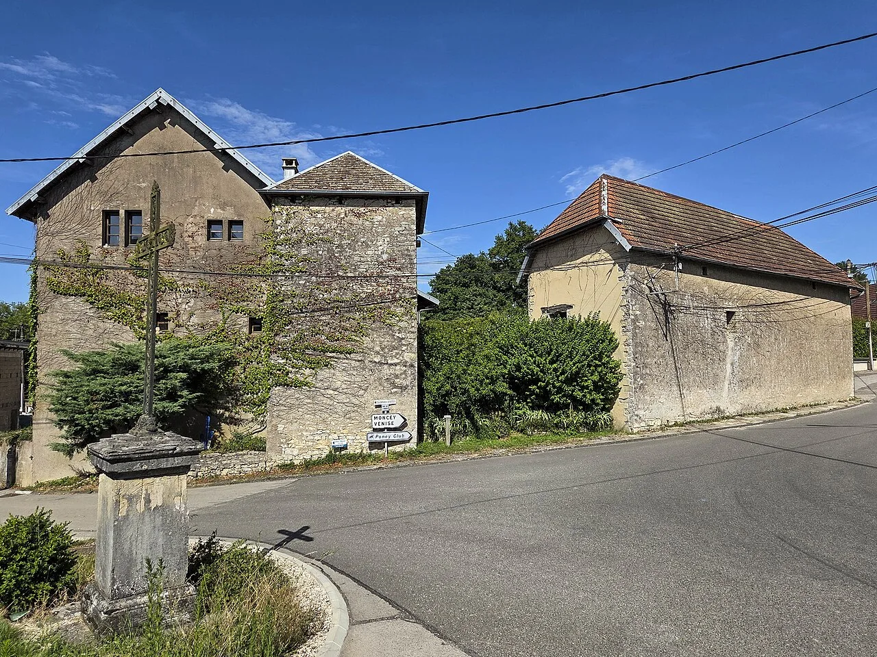 La maison du maréchal Moncey à Palise.
